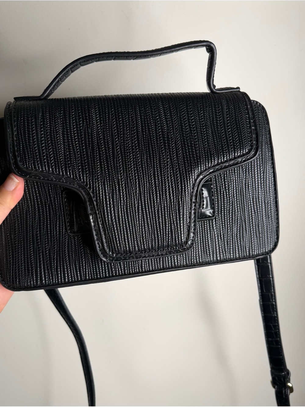 Classic Black Textured Crossbody Bag - Unbranded